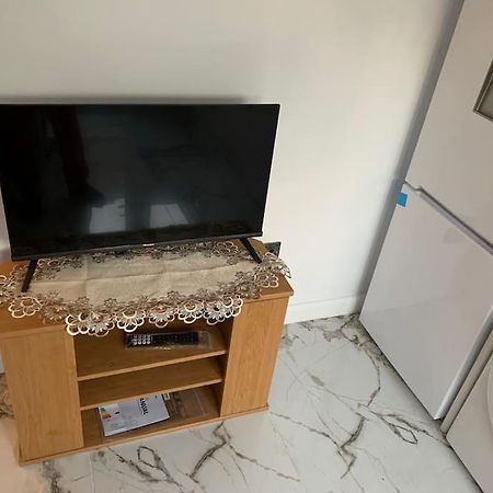Apartment C, A One Bedroom Flat In South London Carshalton Extérieur photo