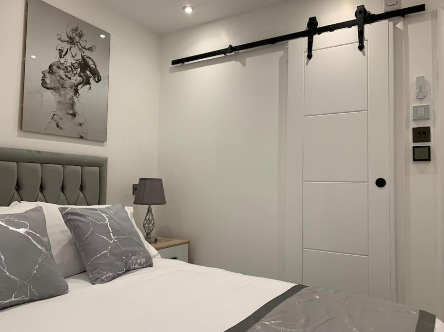 Apartment C, A One Bedroom Flat In South London Carshalton Extérieur photo