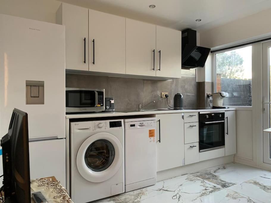 Apartment C, A One Bedroom Flat In South London Carshalton Extérieur photo