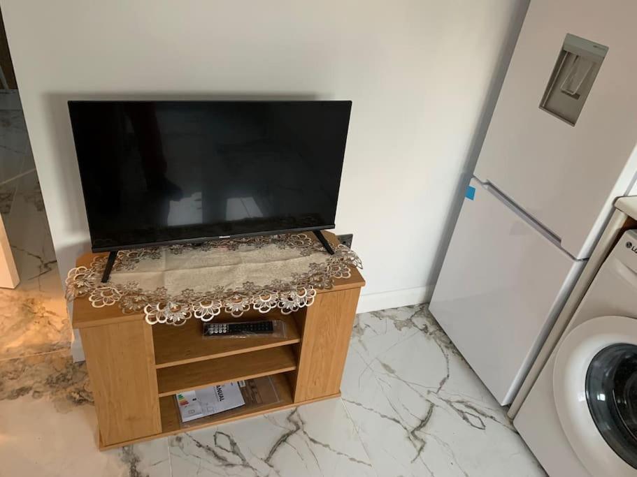 Apartment C, A One Bedroom Flat In South London Carshalton Extérieur photo