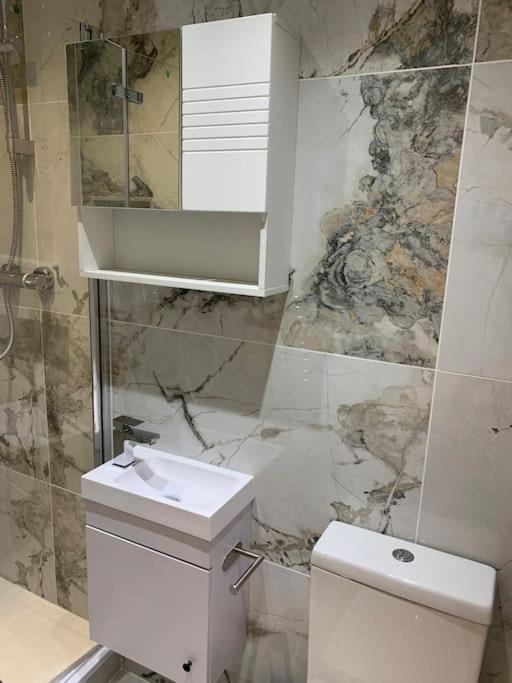 Apartment C, A One Bedroom Flat In South London Carshalton Extérieur photo