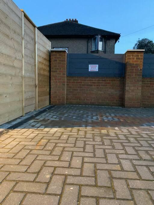 Apartment C, A One Bedroom Flat In South London Carshalton Extérieur photo